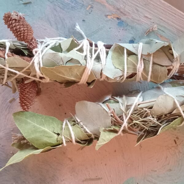 sahumo 🌿 100% artesanal – Elaborado a mano con flores naturales.